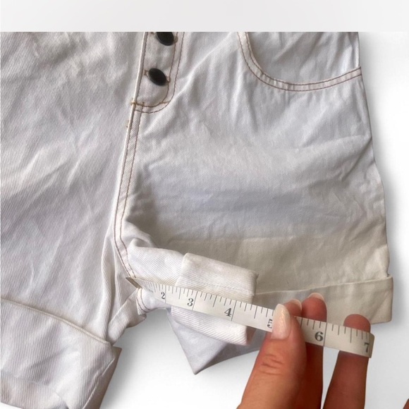 |Breaker Jeans| High-waisted White Vintage Shorts Size 28 Waist Tummy Control! - Picture 6 of 7